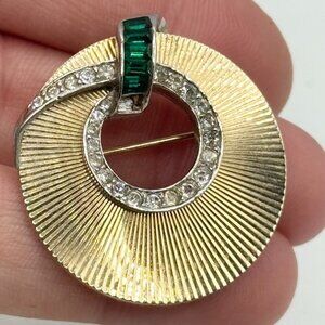 Vintage unsigned Boucher brooch pin